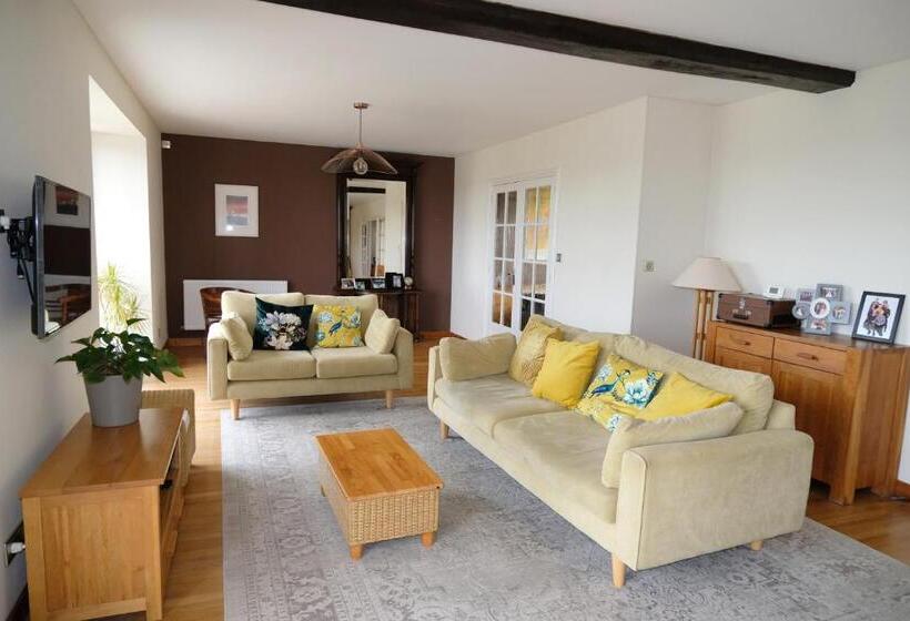 مبيت وإفطار Au Chiron