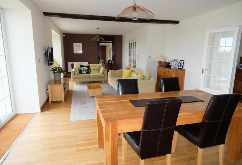 مبيت وإفطار Au Chiron