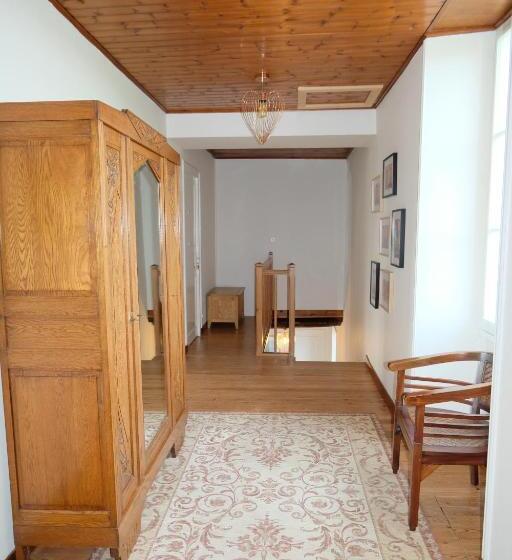 مبيت وإفطار Au Chiron