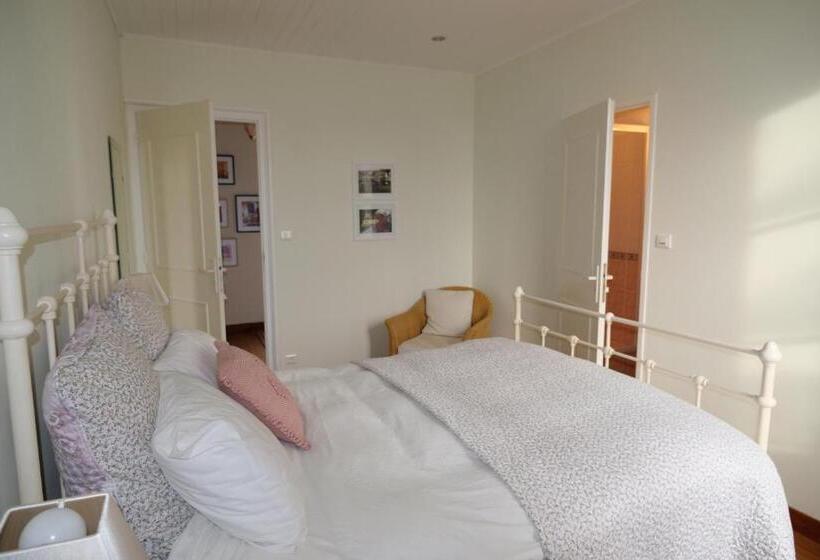 مبيت وإفطار Au Chiron