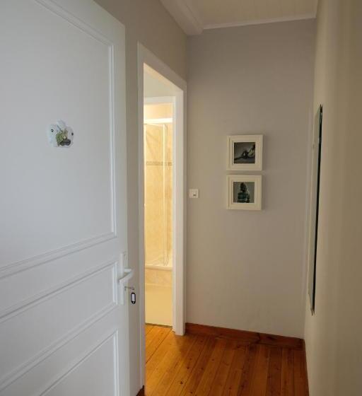 مبيت وإفطار Au Chiron