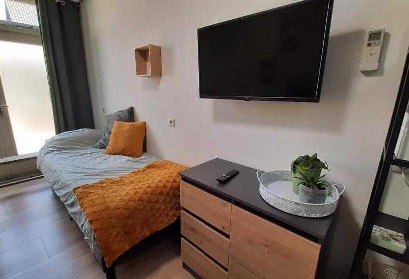 Bed and Breakfast Gastenverblijf Nummer 1 Sommelsdijk