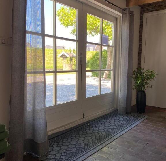 مبيت وإفطار Gastenverblijf Rodenburg