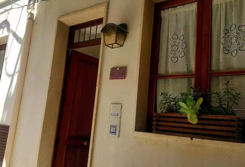 Aamiaismajoitus (B&B) Il Covo Dei Re