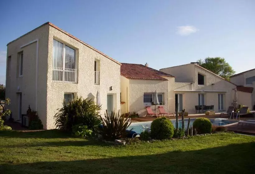 Aamiaismajoitus (B&B) La Charentine