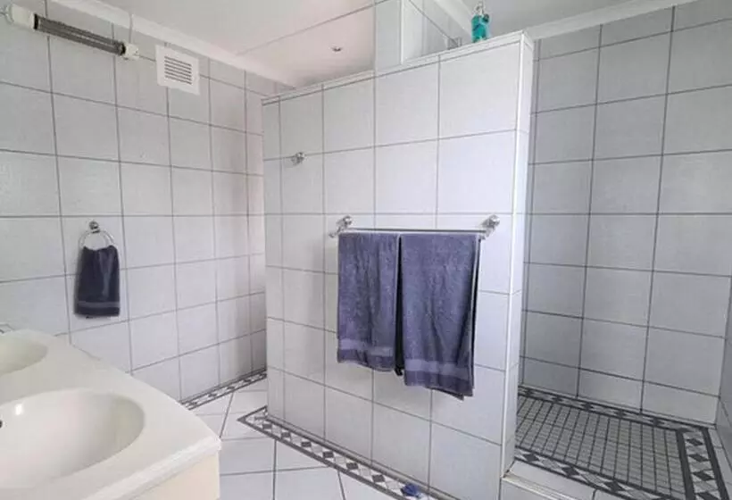 Aamiaismajoitus (B&B) The Lazy Shark