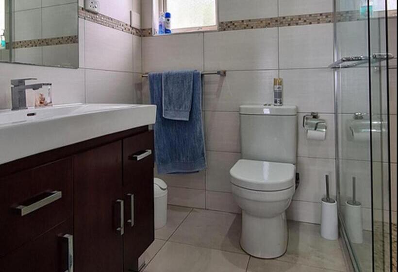 צימר The Lazy Shark