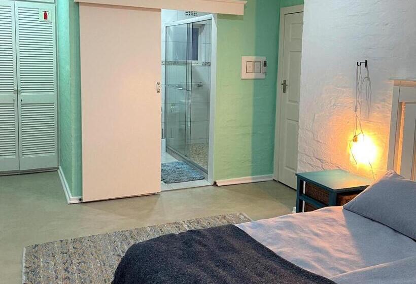 צימר The Lazy Shark