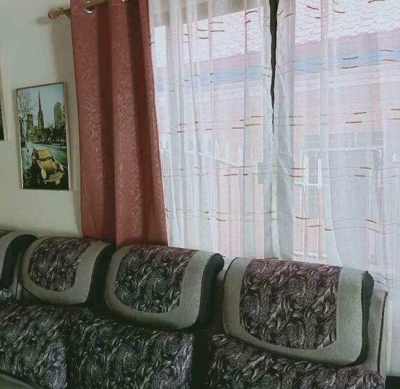 민박 Villa Cresenciana