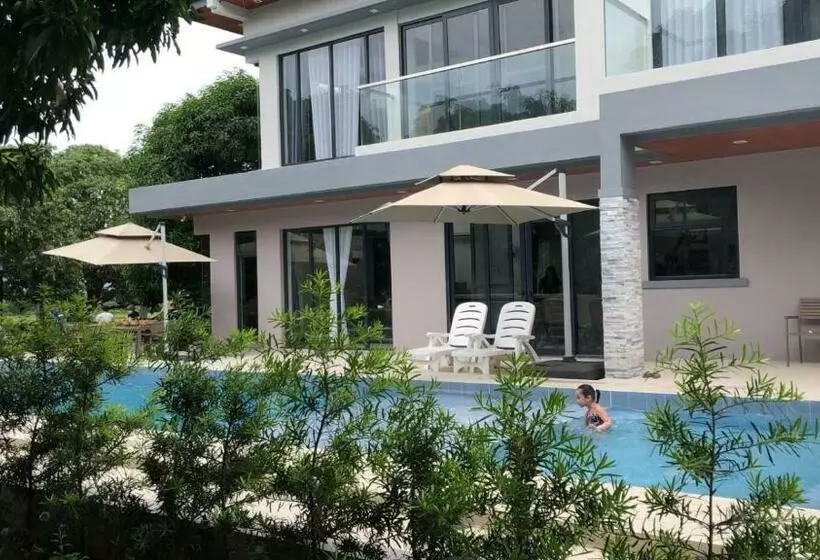 Hotelli Mangolia Farm