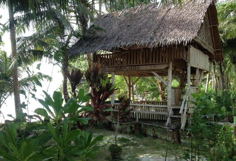 Hotel Masokut Surf Camp Siberut Mentawai Surfing Barrels