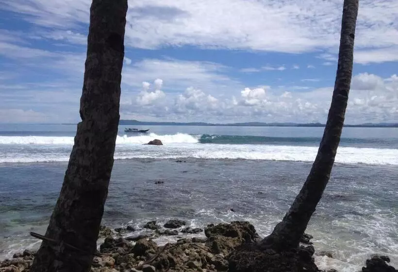 Hotelli Masokut Surf Camp Siberut Mentawai Surfing Barrels