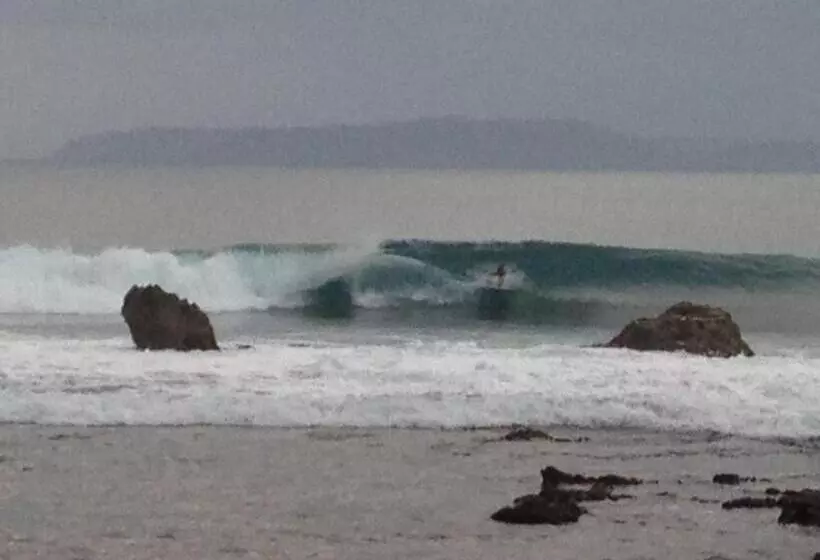 Hotelli Masokut Surf Camp Siberut Mentawai Surfing Barrels