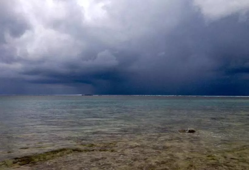 Hotelli Masokut Surf Camp Siberut Mentawai Surfing Barrels