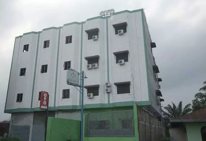 Hotelli Reddoorz At Star Hill Inn Syariah Tebing Tinggi