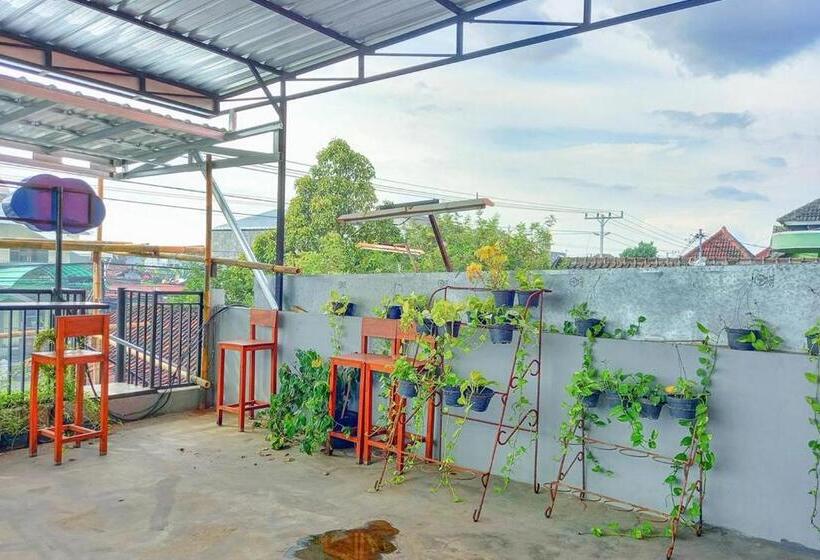 בית מלון כפרי Paris Syariah Residence At Jalan Parangtritis Yogyakarta