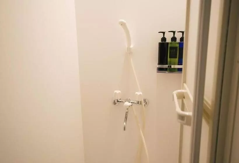 Majatalo Guest House Loop   Vacation Stay 06208v