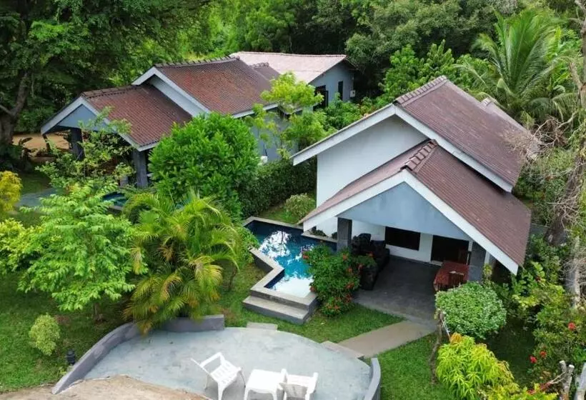 Majatalo Hidden Lake Cottages Sigiriya