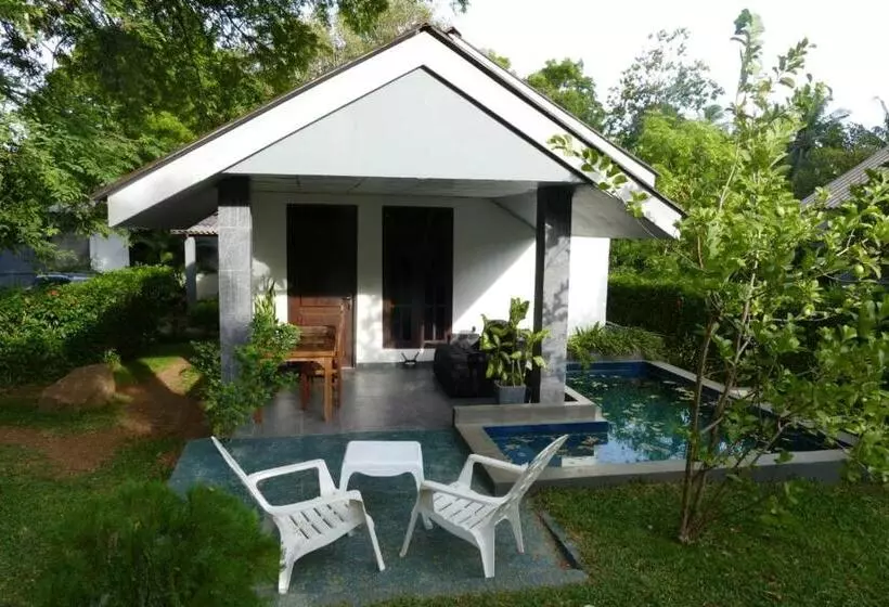 Majatalo Hidden Lake Cottages Sigiriya