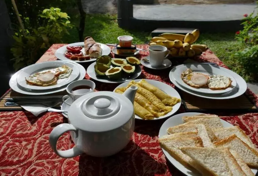 Majatalo Hidden Lake Cottages Sigiriya