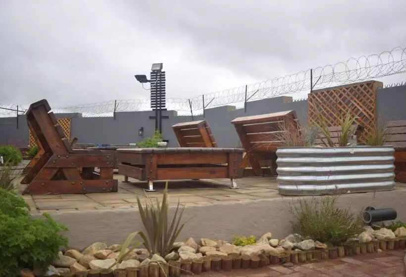 Majatalo Ko Khoneng Guest House