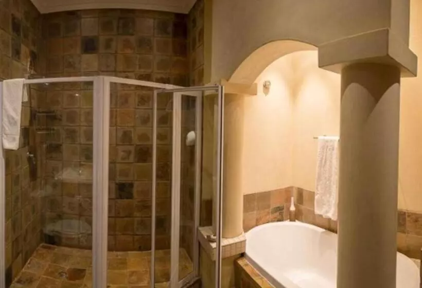 Majatalo Lazy Lizard Guesthouse