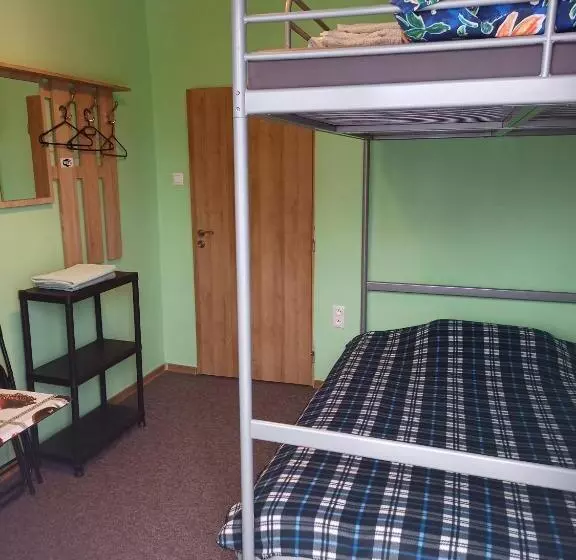 Majatalo Vitajte V Ivachnovej 145