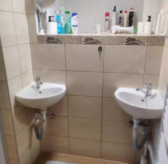 Majatalo Vitajte V Ivachnovej 145