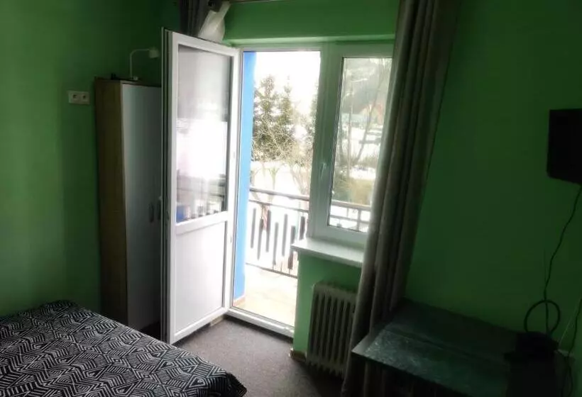 Majatalo Vitajte V Ivachnovej 145