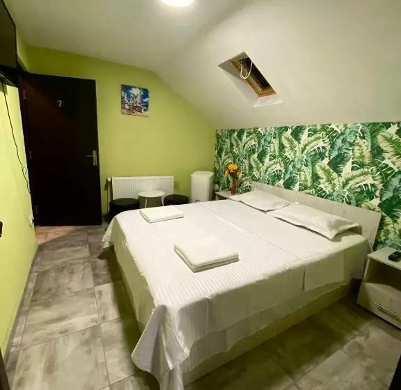 ペンション Vila Amalia Munții Macinului