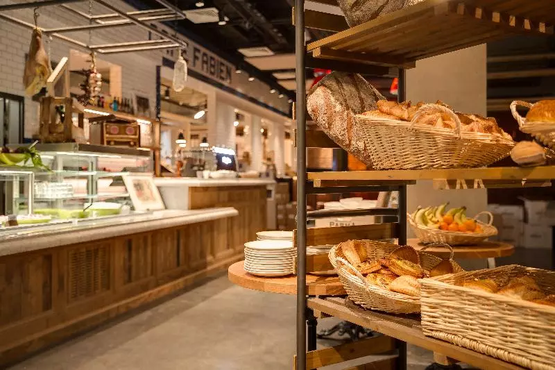 ユースホステル Generator Paris