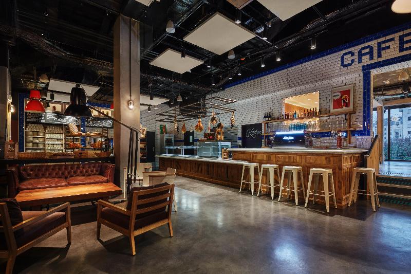 هاستل Generator Paris