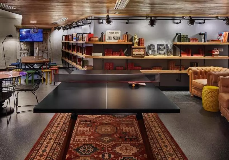 ユースホステル Generator Paris