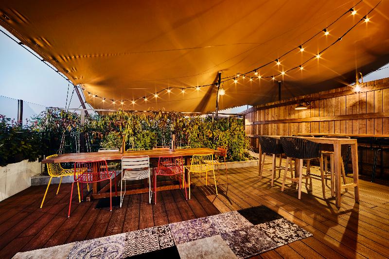 هاستل Generator Paris