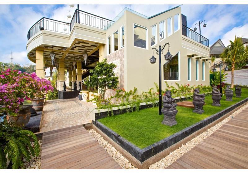 Flamingo Dewata Suite