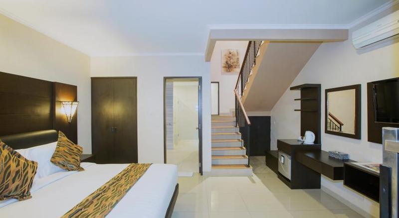 Flamingo Dewata Suite