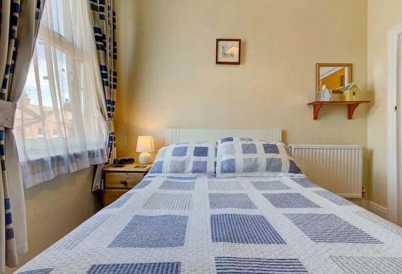 בית מלון כפרי Dolphin Guesthouse