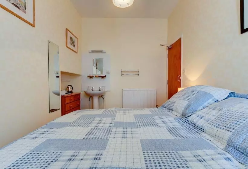 בית מלון כפרי Dolphin Guesthouse