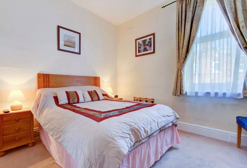 בית מלון כפרי Dolphin Guesthouse