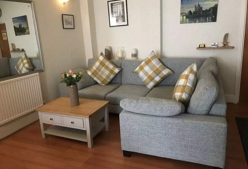 בית מלון כפרי Dolphin Guesthouse