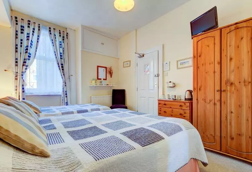 בית מלון כפרי Dolphin Guesthouse