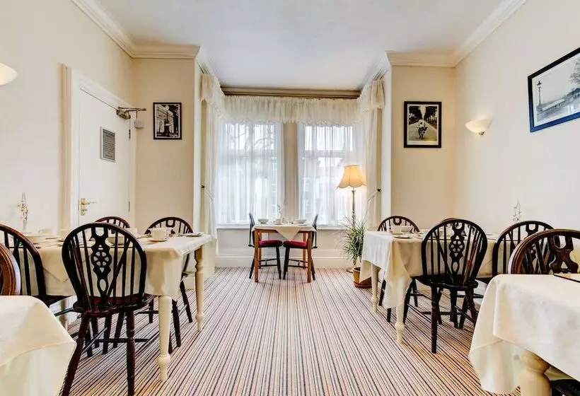 בית מלון כפרי Dolphin Guesthouse