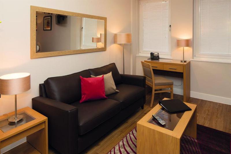 בית מלון כפרי House Of Fisher   100 Kings Road