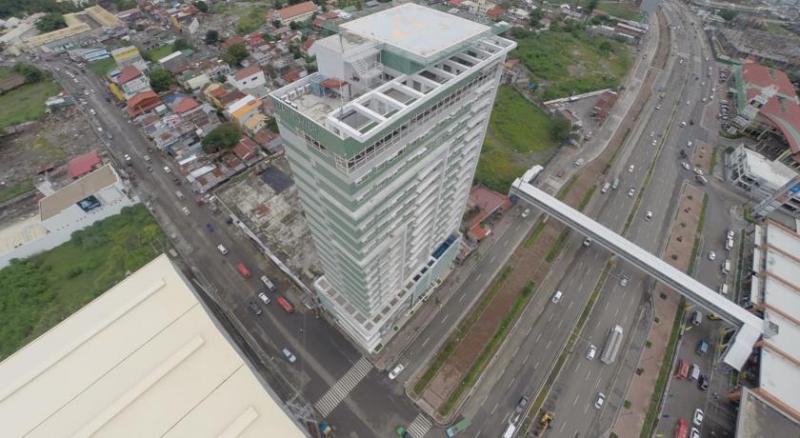 בית מלון כפרי Injap Tower