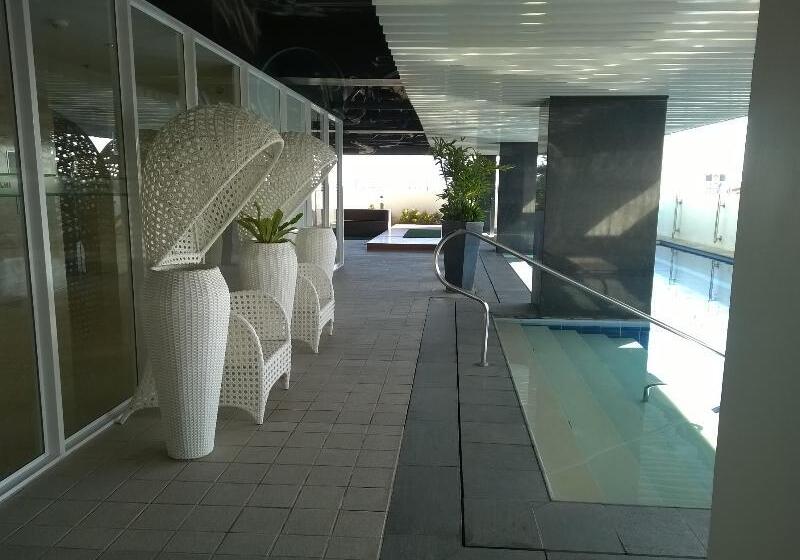 בית מלון כפרי Injap Tower