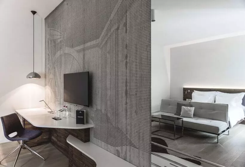 Radisson Collection Hotel, Old Mill Belgrade