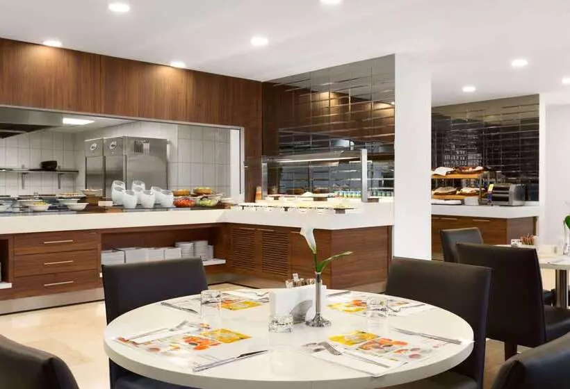 ホテル Ramada Encore Istanbul Kartal