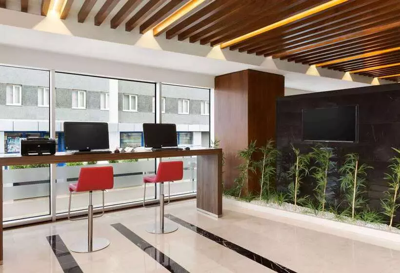 ホテル Ramada Encore Istanbul Kartal