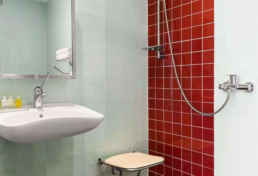 ホテル Ramada Encore Istanbul Kartal