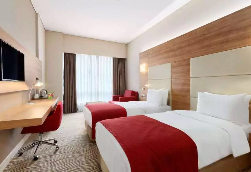 ホテル Ramada Encore Istanbul Kartal
